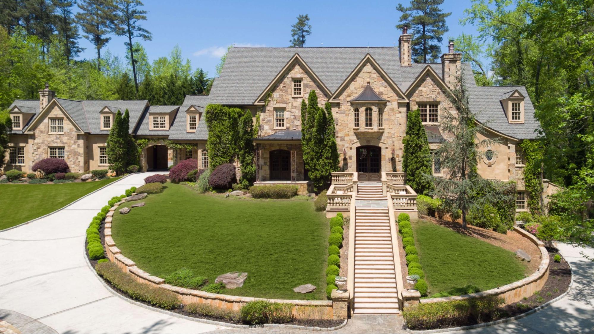 A photo of Lion’s Gate Estate front yard located in Marietta, GA..